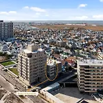 Beach Block Modern Penthouse 4Br 2Br Ocean Views