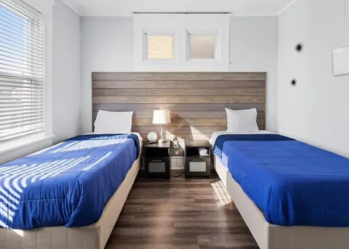 Beach Block Modern Penthouse 4Br 2Br Ocean Views